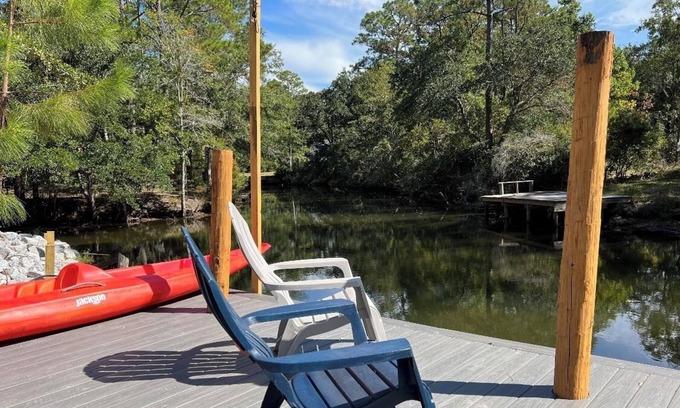 Florida Panhandle House | Waterfront Newly Renovated and Decorated 3brs home.