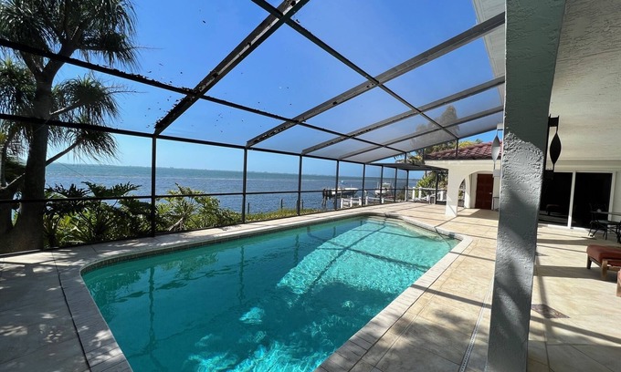 Bayshore Gardens House | Waterfront Paradise- Heated pool, AMAZING Sunsets!