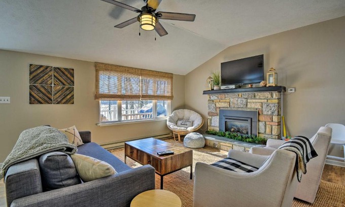Pocono Lake House | Waterfront Pocono Lake Home with Private Dock!