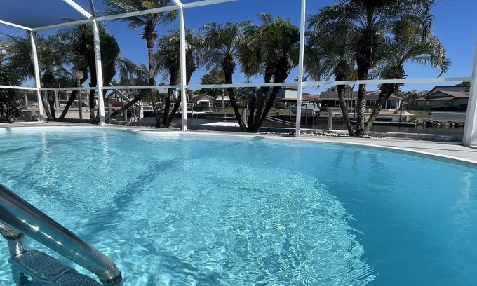 Flor-a-mar House | Waterfront, Pool, Dock,Local Boat Rental for Islands, Golf, Beaches 1K/2Q/2