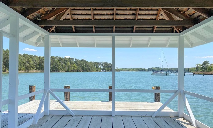 Sherwood House | Waterfront-Private 153 acre Historic Estate