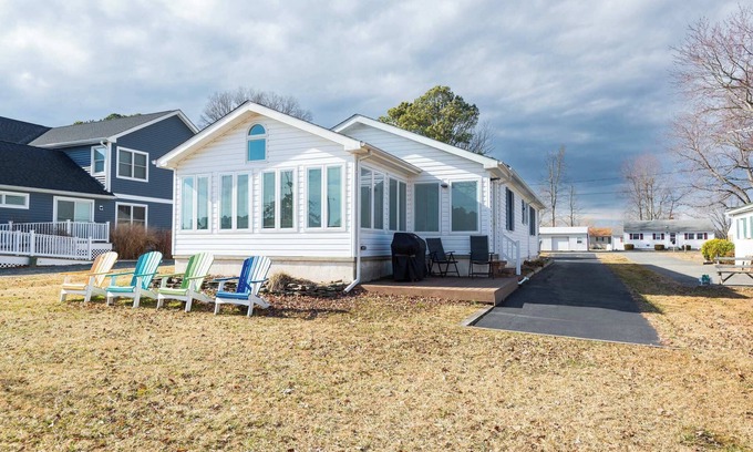 Rock Hall House | Waterfront! Private Dock, Boat Tie-Up & Near Town