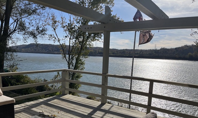 Latonia House | Waterfront retreat w/Hot Tub