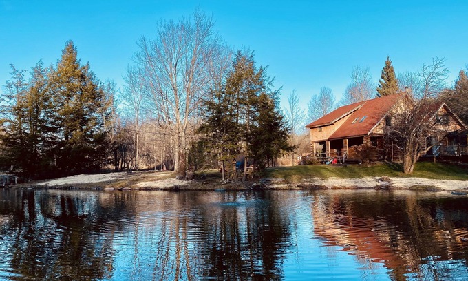 Windham Cabin | Waterfront Secluded Log-house w/Sauna, Games, More, Mins To Town & Activities