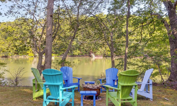 Southold House | Waterfront Southold Retreat < 3 Mi to Wineries!