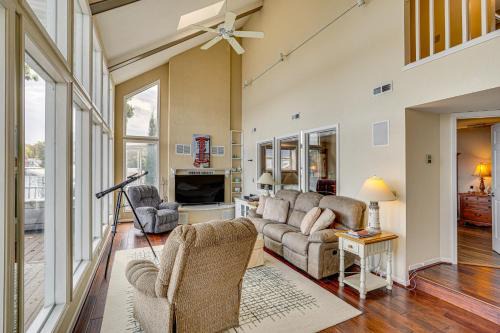 Sunrise Beach House | Waterfront Sunrise Beach Home with Boat Slip!