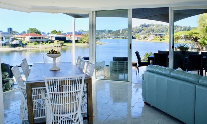 Burleigh Waters House | Waterfront Surprise! Lakeside fun, 5 mins from the beach
