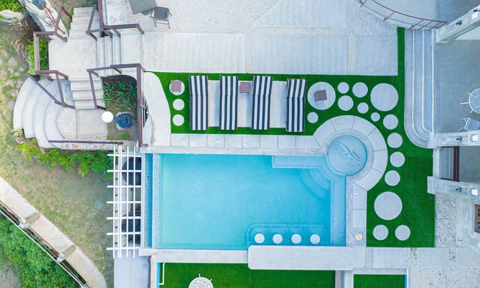 English Harbour Villa | Waterfront Villa-Infinity Pool, 5 Individual Suites, Ideal for Family or Group.