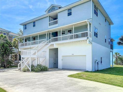 Bayshore Gardens House | Waterfront Villa 3BD 2BA Townhome Side A Bring your Boat