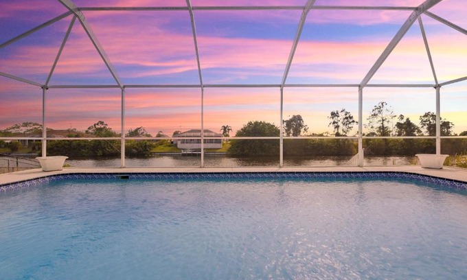 Mariner House | Waterfront Villa with Heated Pool - Villa Wine Down - Roelens Vacations