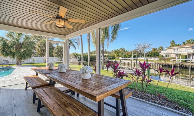 Bay Crest Park House | Waterfront w/Heated Pool. Kayak out to the Tampa Bay