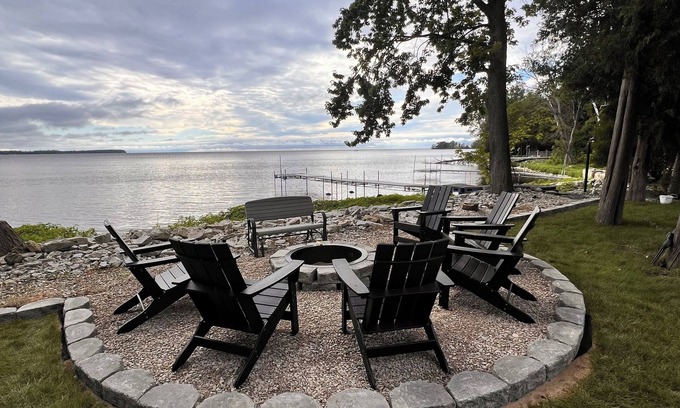 Sturgeon Bay Cottage | WATERFRONT w Hot Tub, water views, close to Sturgeon Bay & Potawatomi State park