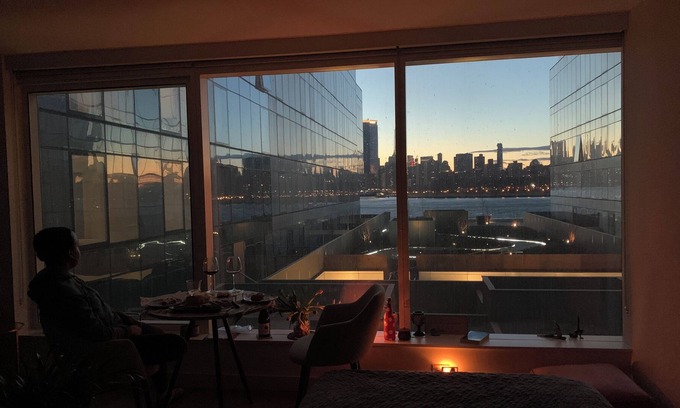 Williamsburg House | Waterfront / Water View Modern Apartment