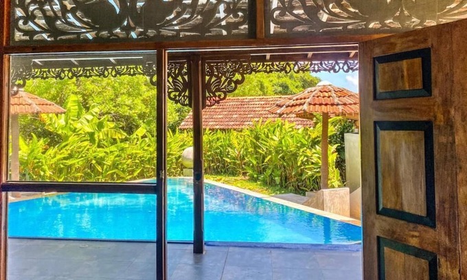 Negombo Hotel | Waterland