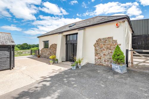 Bradworthy House | Waterland Old Barn