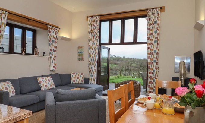 Holsworthy Cottage | Waterland Old Barn