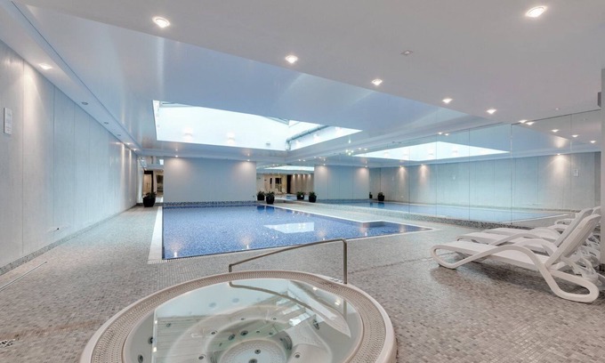 Gdansk City Center Apartment | Waterlane Riverside - SPA, Pool, Gym & Parking by Downtown Apartments
