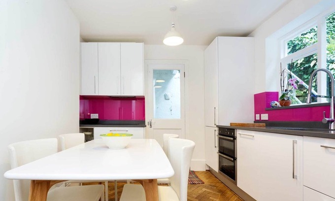 Junction Apartment | Waterlow Flat, by Veeve