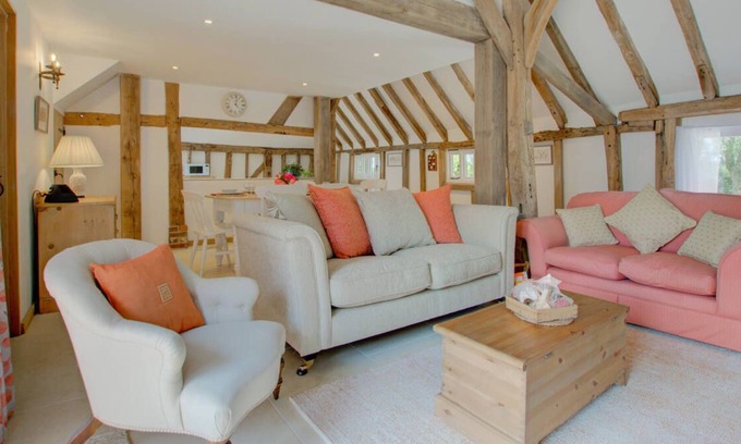 Abbess Roding House | Watersheet Farm Barn