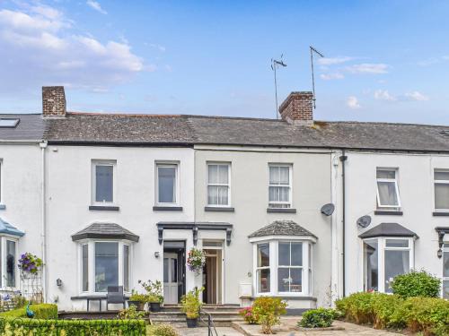Saltash House | Waterside Cottage