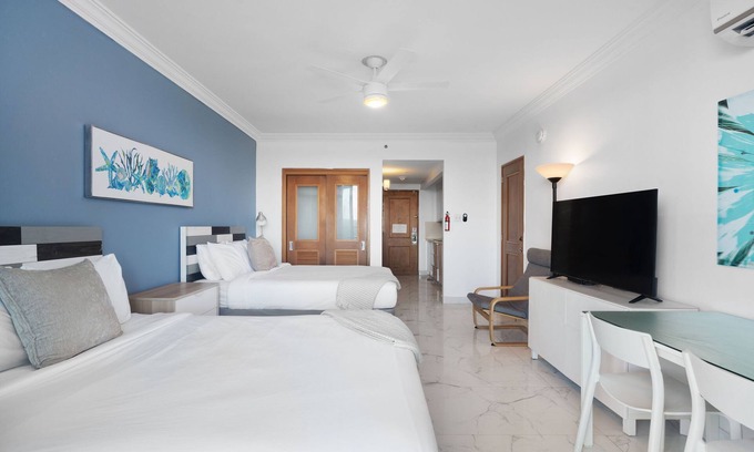 Puerta de Tierra Apartment | Waterside Historic District Sweeping Views