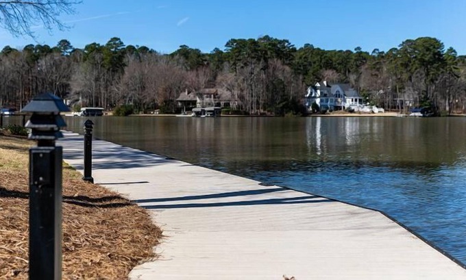 Lake Oconee Cottage | Waterview Retreat with fabulous lake views at Marina Cove