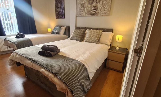 Belfast Apartment | Waterworks En Suite Rooms with Private Living Room