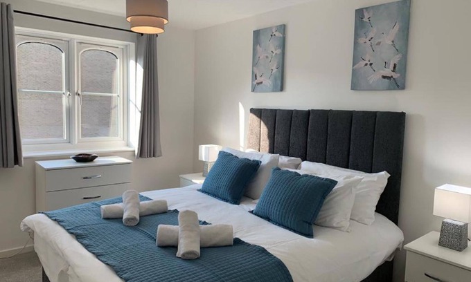 Watford Apartment | Watford Apartment, T13, Harry Potter, Contractors, Family, London & Free Parking