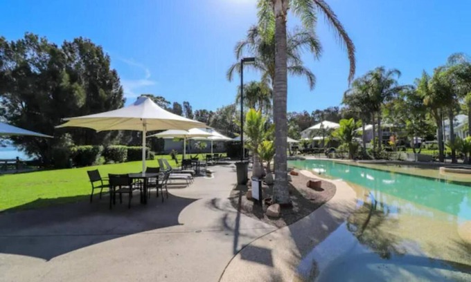 Cams Wharf Villa | Wattlebird Treetop Townhouse