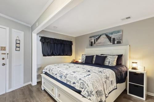 Folly Field Apartment | Wave Watcher - HHBT Resort A218 condo
