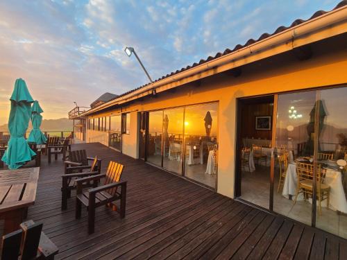 Kentani Hotel | Wavecrest Beach Hotel & Spa