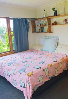 Invercargill House | Wavely Park master bedroom