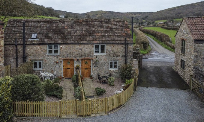 Axbridge Cottage | Wavering