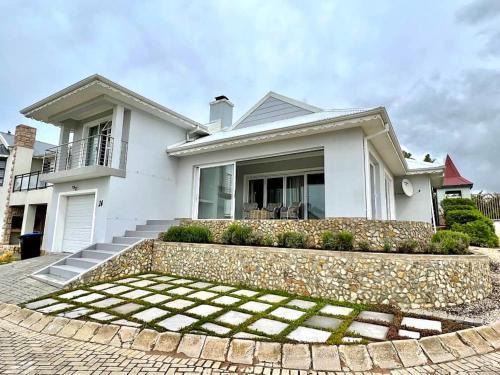 Marina Martinique House | Waves Edge at 14 Bridge Waters