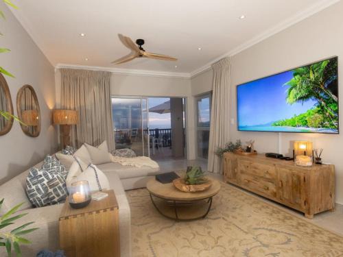 Brenton-on-Sea Apartment | Waves & Whales
