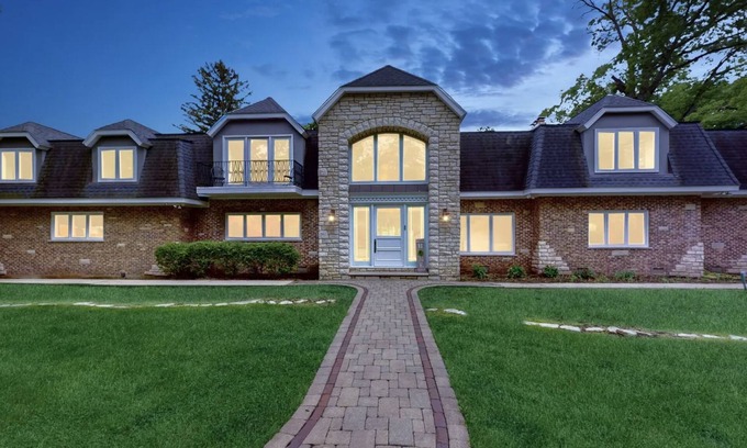 Wayne House | Wayne Woods Estate A Luxury 6 acre Villa