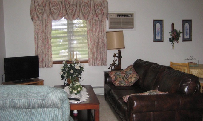 Orwigsburg House | We cater to discriminating business and vacation travelers!