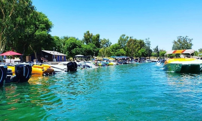 Needles Resort | We invite you to stay with us by the river, and we are excited to welcome you.