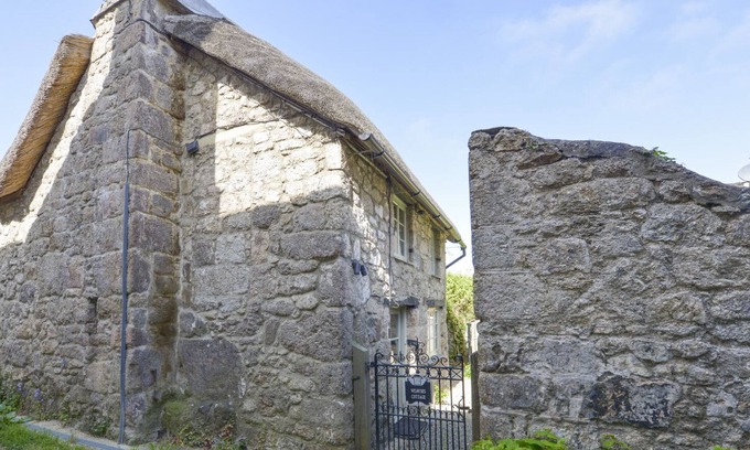 Chagford Cottage | WEAVER'S COTTAGE, pet friendly, character holiday cottage in Chagford