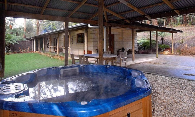 Mount Dandenong House | Weddings. Events. Art & Healing Retreats. 7 Acre Rain Forest Paradise.