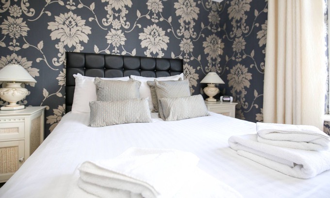 North Shields Apartment | Week2Week Fantastic Tynemouth Apartment with 2 Bathrooms