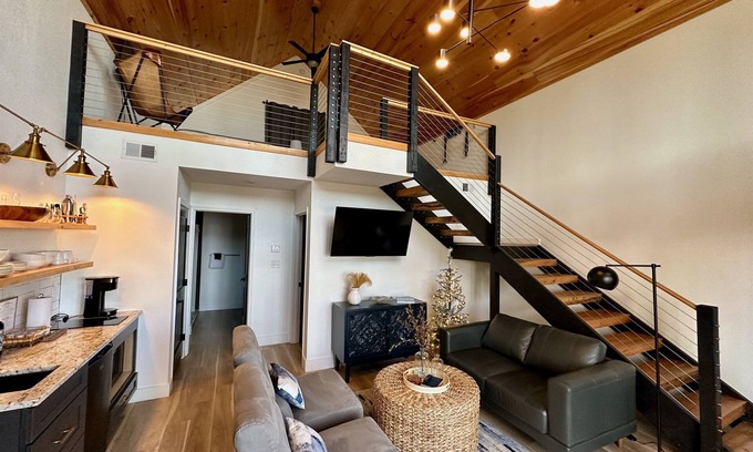 Gatlinburg - Pigeon Forge Cottage | Weekday Special as Low as $99 - 5