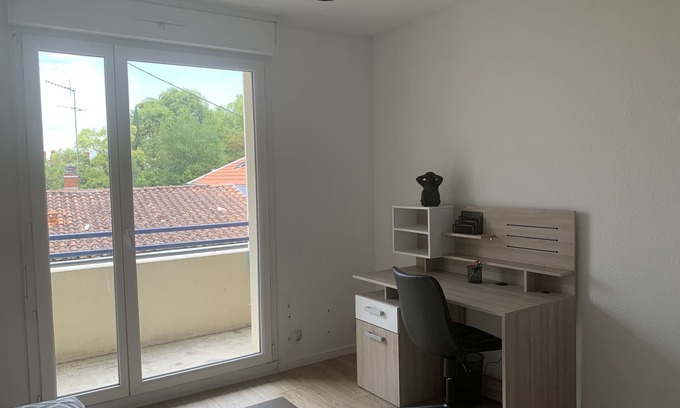 Victor Hugo - Saint-Augustin Apartment | WEEKLY STUDIO NEAR BORDEAUX