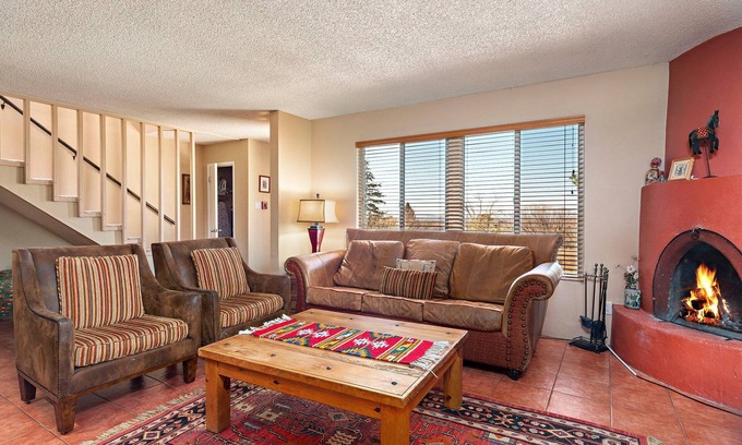 Northeast Santa Fe Hotel | Welcome Home to Santa Fe - Downtown Location, Fireplace, Pool Access