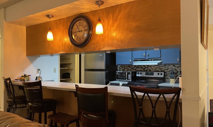 Skyway Condo | Welcome Home