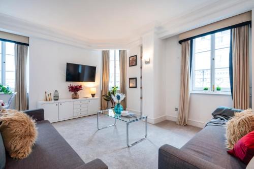 London City Centre Apartment | Welcome London - Trafalgar Square