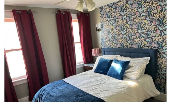 Warren Apartment | Welcome Med or Nursing students!