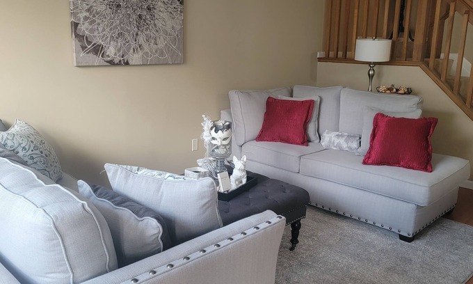 Summit Station Condo | WELCOME! nEasy living with comfy style.n