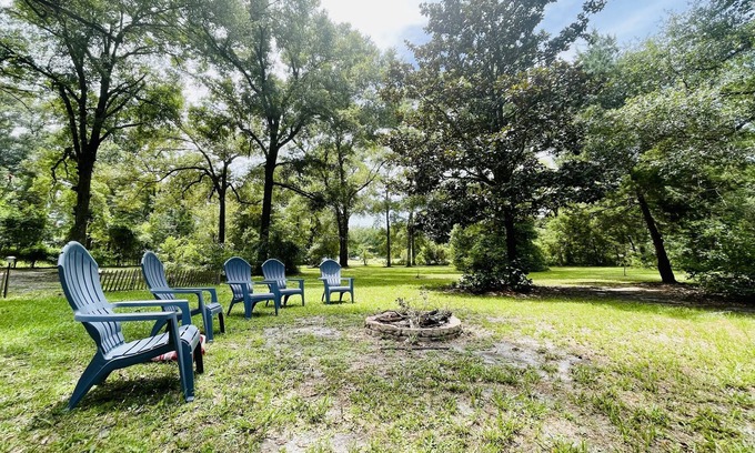 High Springs House | Welcome Spring in the Countryside! Near Springs & State Parks!