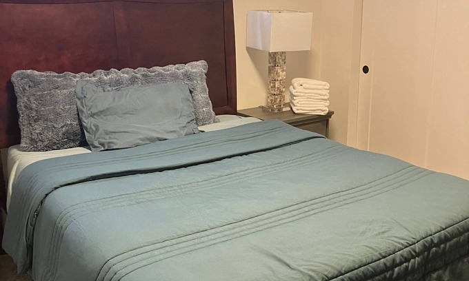 South Tacoma House | Welcome to 1-bedroom in Tacoma with WiFi
